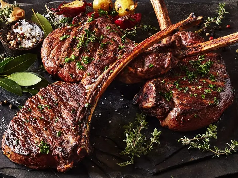 Corte de carne Tomahawk a la parrilla